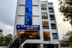 Hotel White Rock By The Solitaire Hospitality