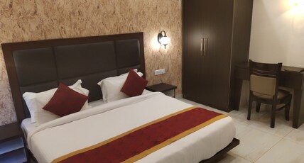 Hotel Hill View Room Type - LUXURY ROOM