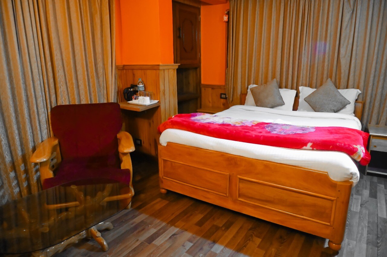 Sherpa International 10min From Mall Road - Tap to explore photos