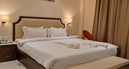 Gulmohar Royals Room Type - Deluxe Room