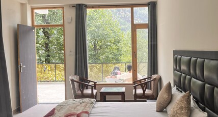 Nomad Room Type - River and forest View