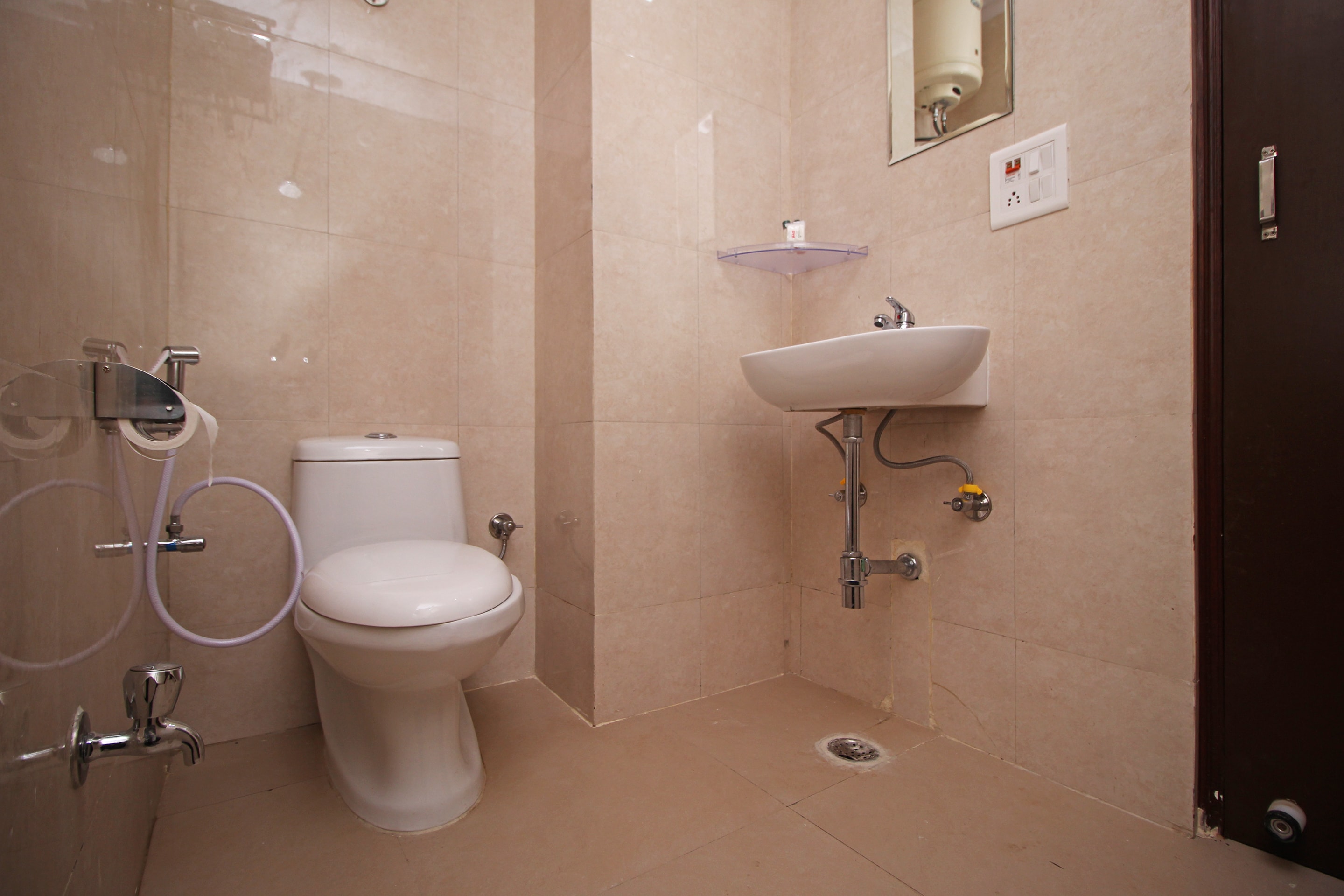 Flagship OYO Hotel Surya Palace - Tap to explore photos