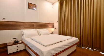 THE HEY HOTEL Room Type - Superior Room with Bathtub