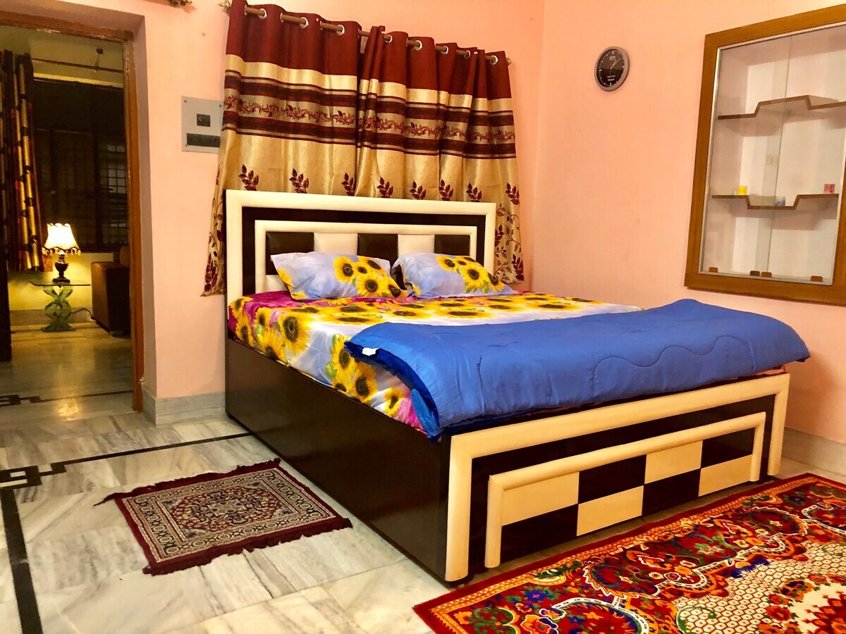 Aangiras Homestay - Tap to explore photos