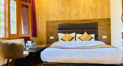 Hotel Woodland(walkable Distance from Mall Road) Room Type - Family Suite