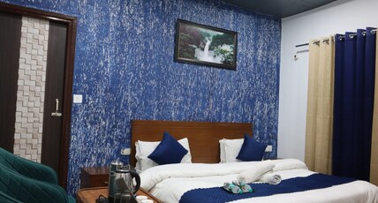Hotel Everest Highland Room Type - Deluxe Four Bed Room