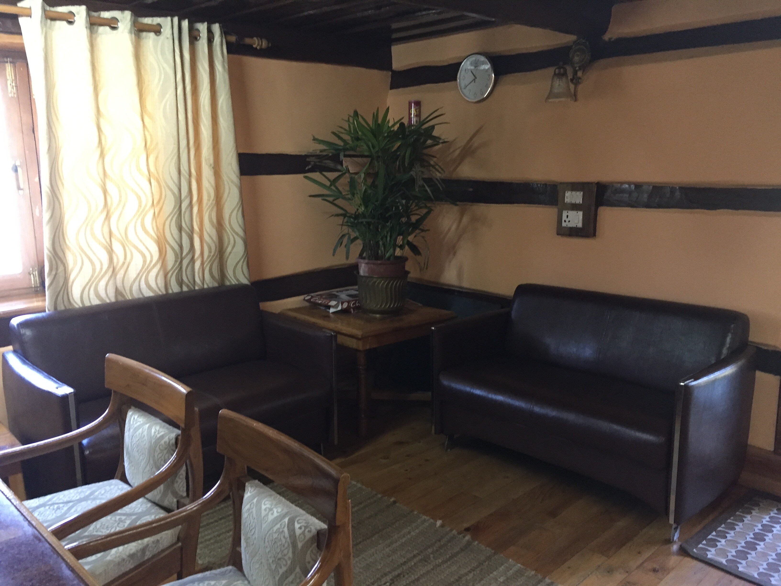 Himalayan Kothi Kais | Rooms & Restaurant - Tap to explore photos