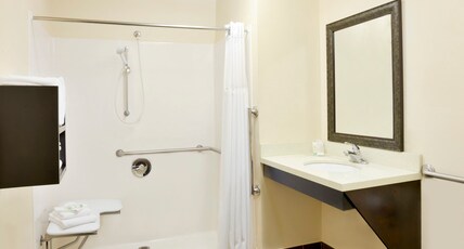 Staybridge Suites Myrtle Beach-Fantasy Harbour Room Type - 1 Queen 1 Bdrm Ste Comm Access Roll Shwr