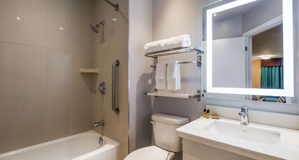 Best Western Plus Barrie Room Type - Suite-2 Queen Beds, Non-Smoking, Modern Design, Third Bed Is A Queen, Kitchenette, High Speed Intern Best Western Plus Barrie Room Type - Suite-2 Queen Beds, Non-Smoking, Modern Design, Third Bed Is A Queen, Kitchenette, High Speed Intern