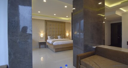 Hotel Royal Castle Room Type - Executive Suite with Balcony