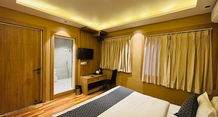 Hotel Pashm Home- Dargah Hazratbal Shrine Dal Lake Room Type - Deluxe Room- Non AC Hotel Pashm Home- Dargah Hazratbal Shrine Dal Lake Room Type - Deluxe Room- Non AC