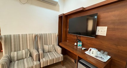 Hotel Ganesha Inn with (Ganga View Rooms) Room Type - Family Room City View (3rd Floor without lift) Hotel Ganesha Inn with (Ganga View Rooms) Room Type - Family Room City View (3rd Floor without lift)