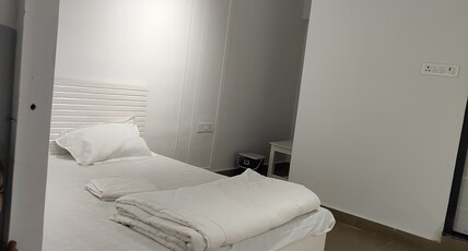 Ramyanika Homestay Room Type - Deluxe Room 203