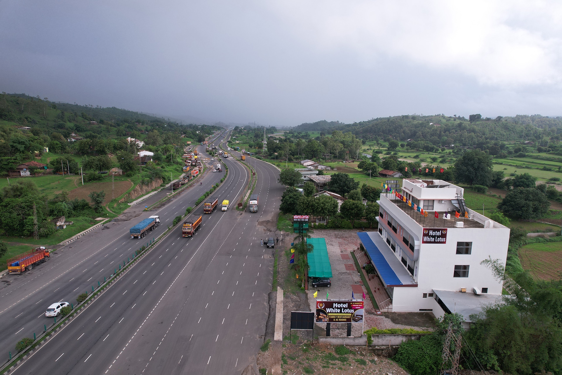 Hotel White Lotus at Ratanpur Border - Tap to explore photos