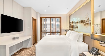 Grande Centre Point Ploenchit Room Type - Junior Balcony Suite with Bathtub 67sq.m. (Child Sharing Bed) Grande Centre Point Ploenchit Room Type - Junior Balcony Suite with Bathtub 67sq.m. (Child Sharing Bed)