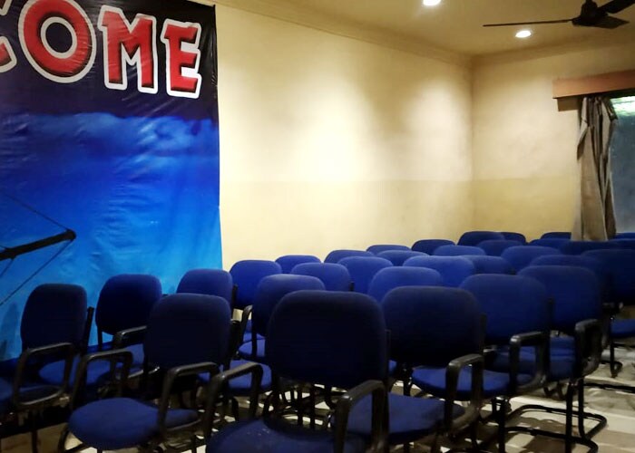 Hotel Vickey - Tap to explore photos