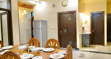 Luxury flat with modern comforts balcony Room Type - Luxury flat with modern comforts balcony