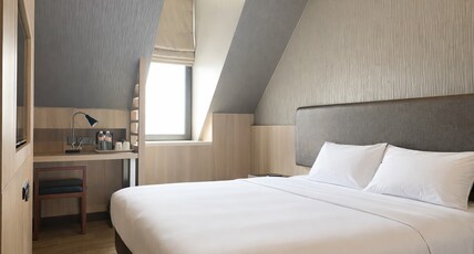 Amrise Hotel Kitchener Room Type - Executive Queen Room