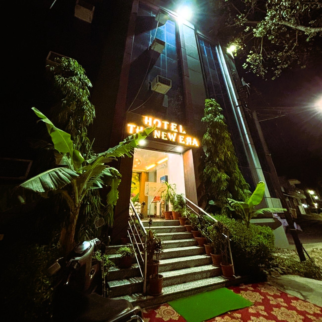 Hotel The New Era - Tap to explore photos