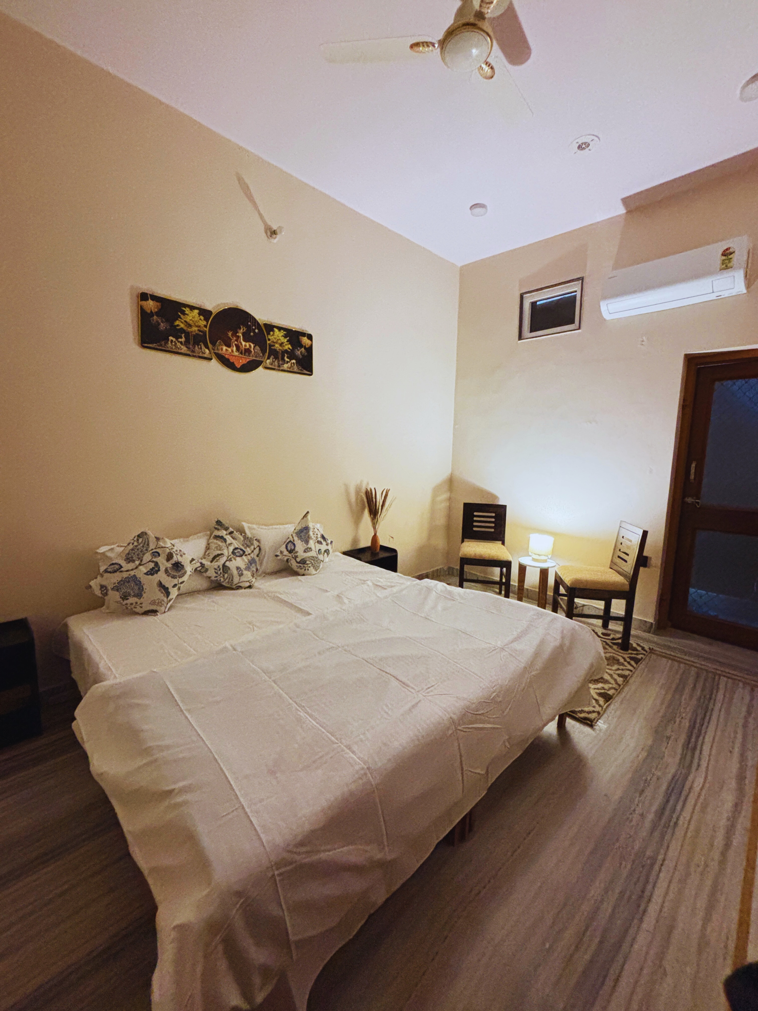 pink city home stay - Tap to explore photos