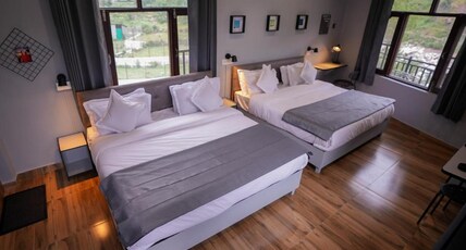 Sort By Stays, Kareri Room Type - Quadruple Studio