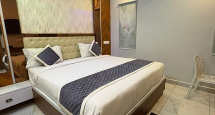 KARTHIKEYA GRAND Room Type - DELUX ROOM