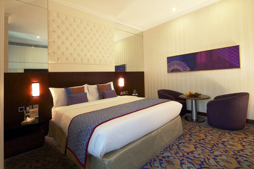 Raviz Center Point Hotel Bur Dubai - Tap to explore photos
