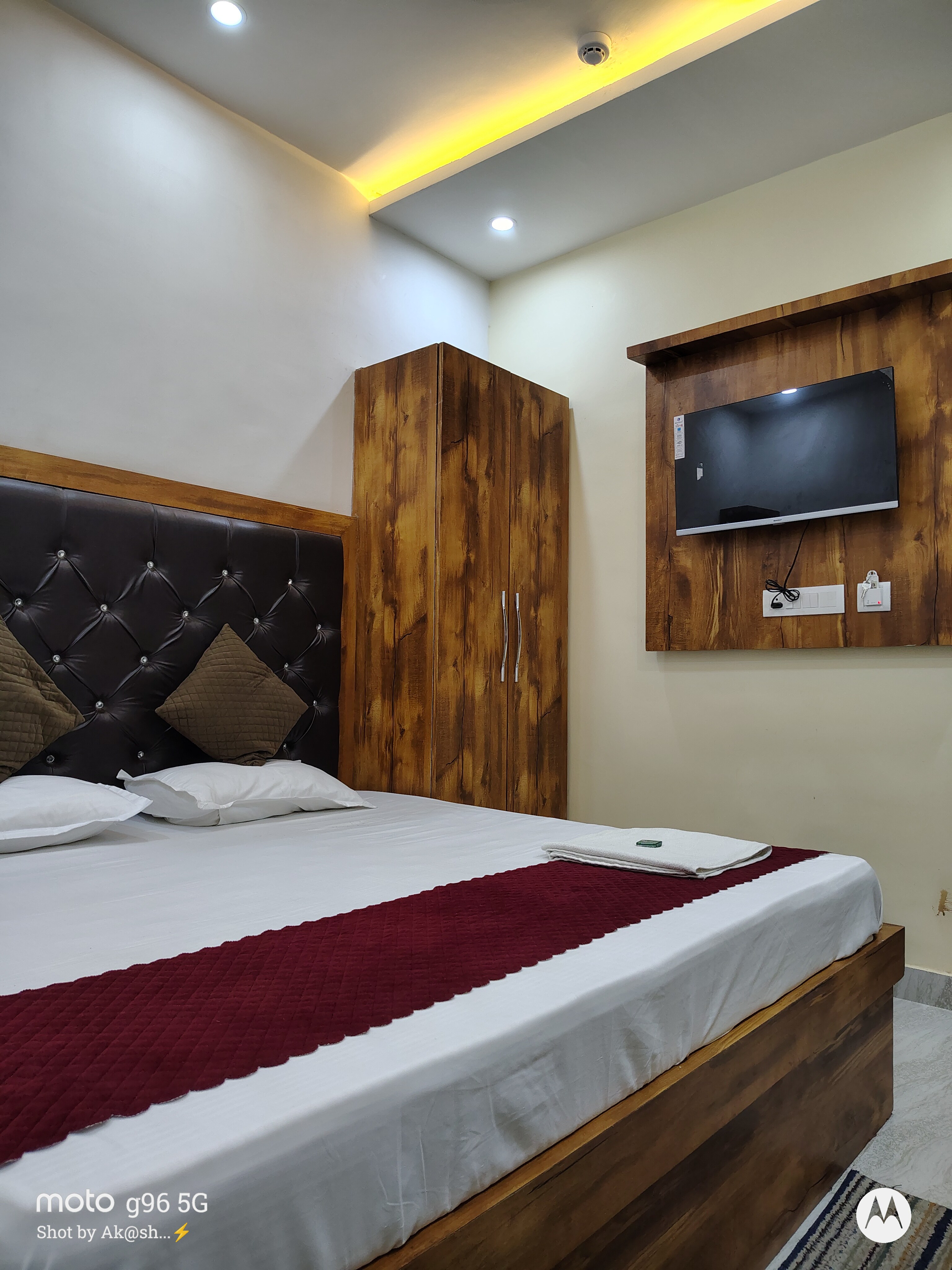 The Kesar Inn - Tap to explore photos