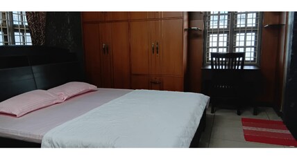 Atithi Homestays Room Type - Deluxe Bedroom with Bath tub