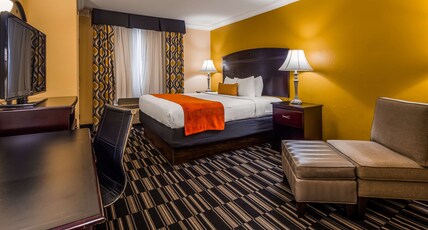 Best Western Plus Barsana Hotel & Suites Room Type - Accessible - 1 King, Mobility Accessible, Communication Assistance, Bathtub, Non-Smoking, Full Break Best Western Plus Barsana Hotel & Suites Room Type - Accessible - 1 King, Mobility Accessible, Communication Assistance, Bathtub, Non-Smoking, Full Break