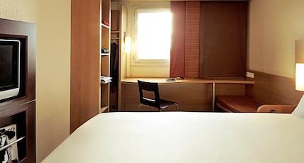 ibis Rambouillet Room Type - Standard room with 1 double bed for people with reduced mobility