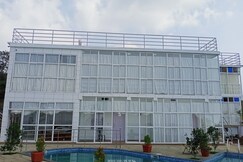 Chillax - Wood Greens Group Resorts