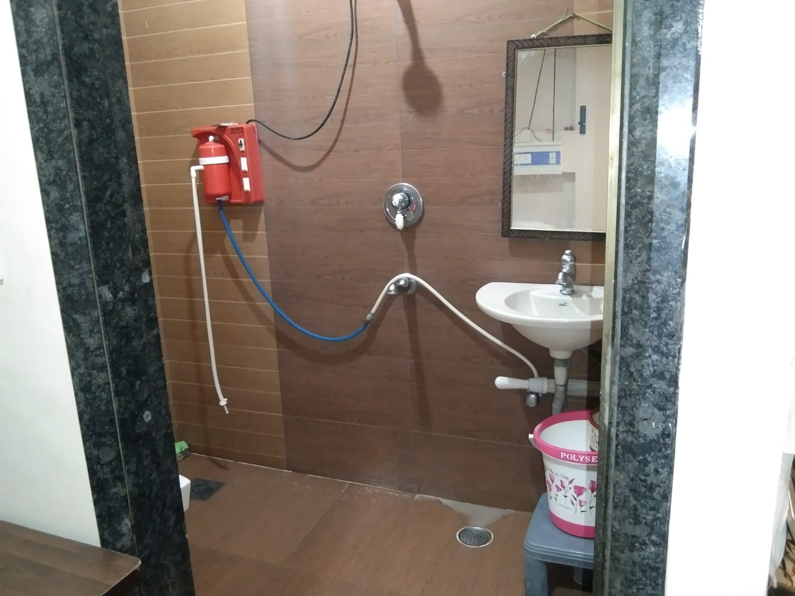 Hotel Medwin Kashi Dham - Tap to explore photos