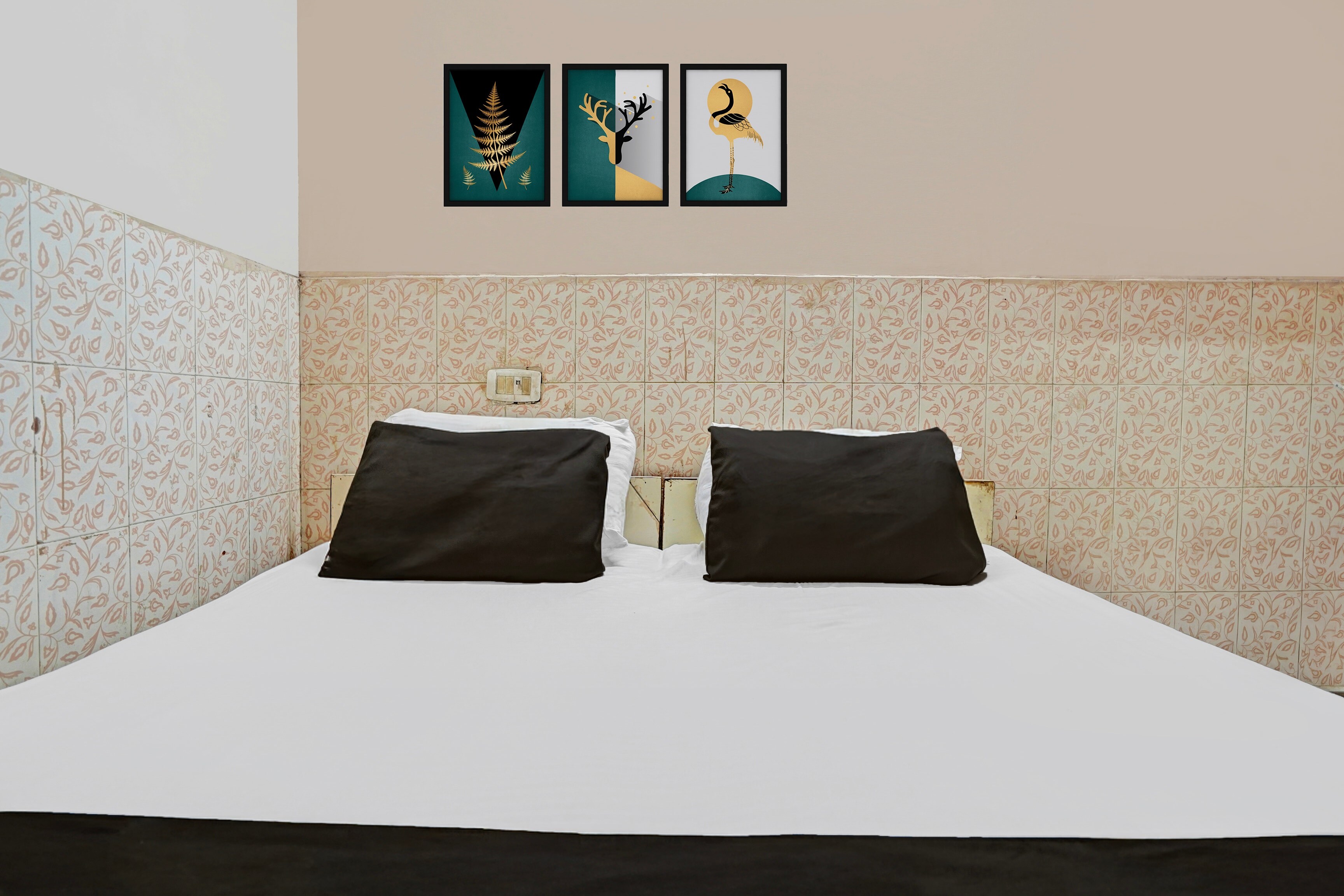 Hotel O Shivam In - Tap to explore photos