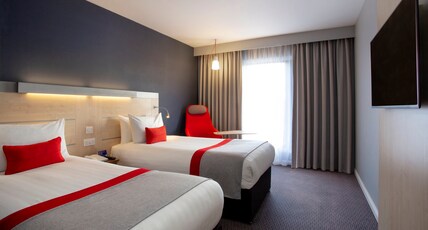 Holiday Inn Express Cheltenham Room Type - 2 Single Standard with Free Hot Breakfast
