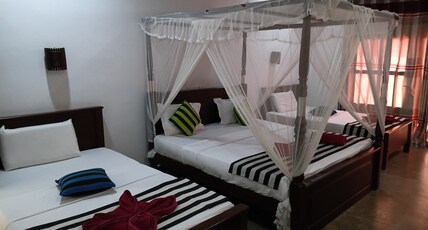 City Grand Hotel Room Type - Deluxe Family Room with Balcony