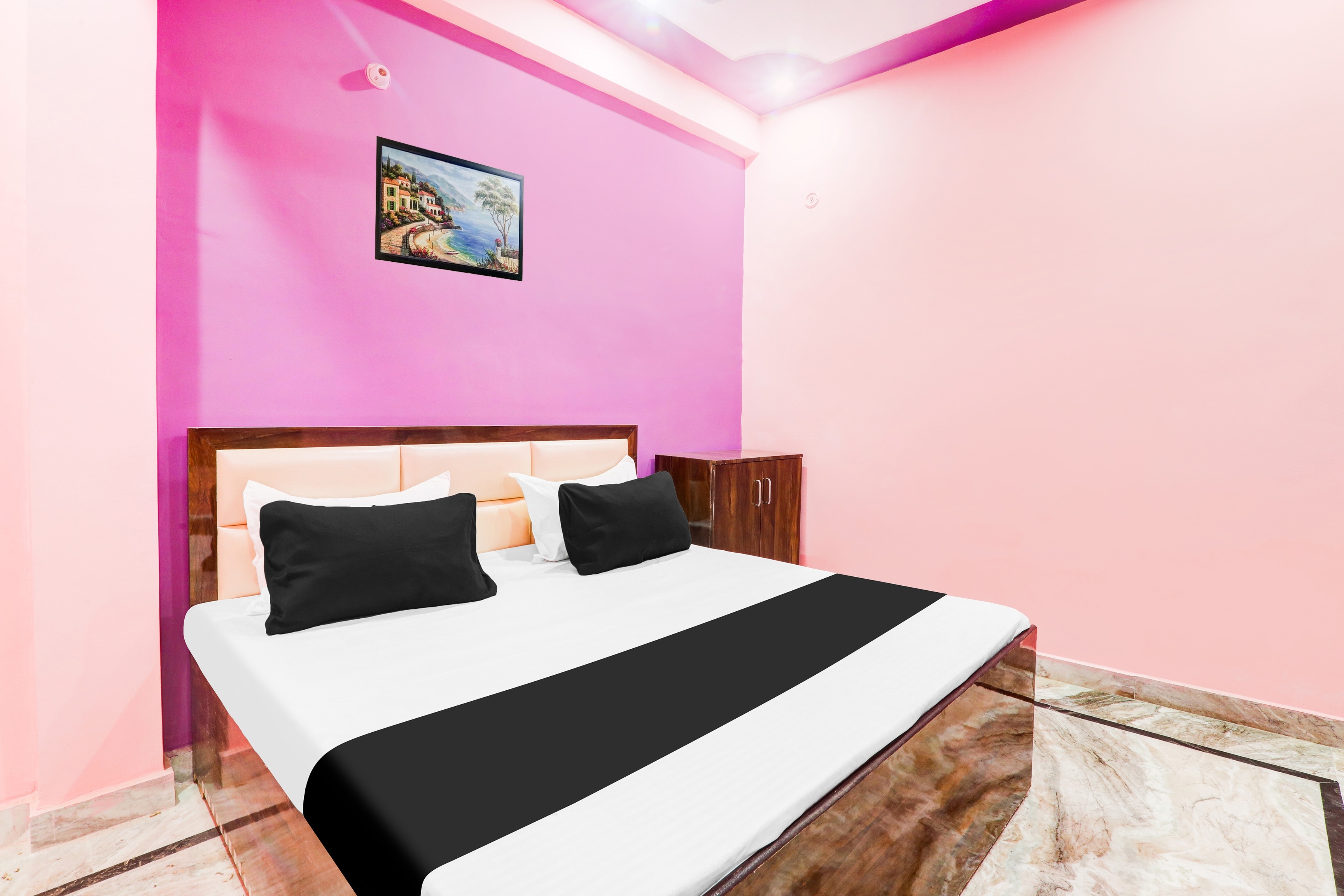 Hotel O Raj Palace - Tap to explore photos