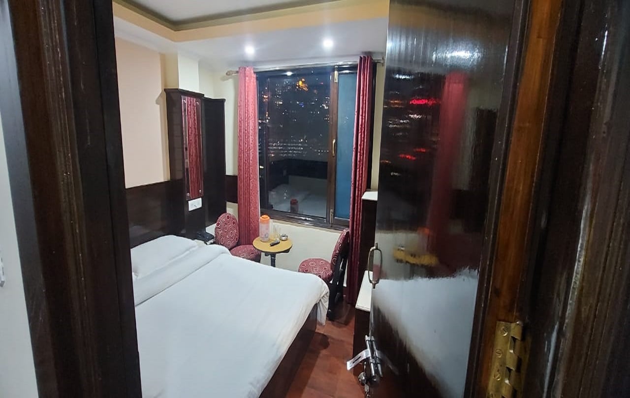 HOTEL BASANT - Tap to explore photos
