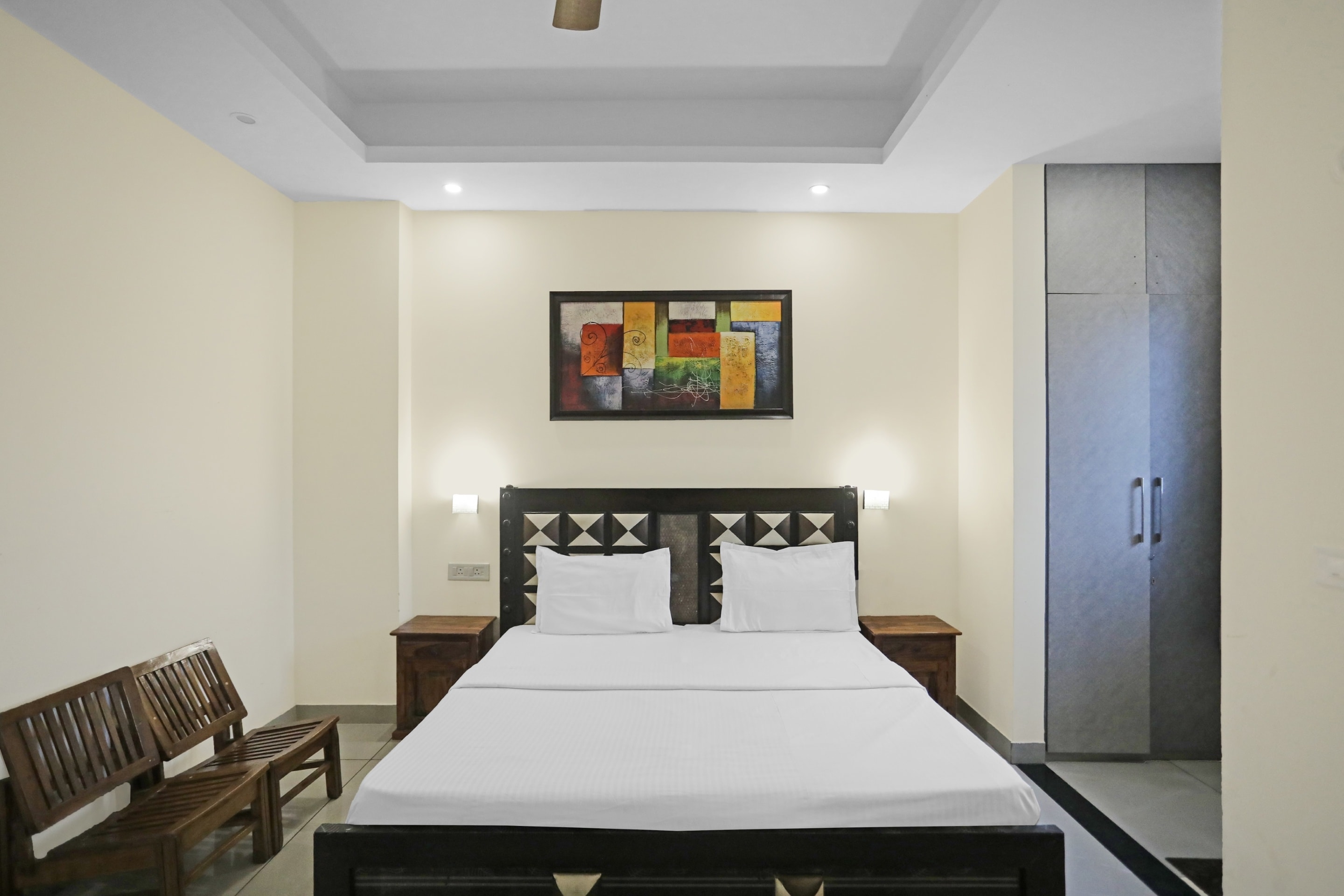 OYO 79529 HEART BEAT HOTEL - Tap to explore photos