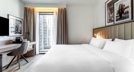 Radisson Hotel Manchester City Centre, A Verified Net Zero Hotel Room Type - Business Friendly Room