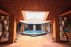 Luxury 2BR Pool Villa Open Kitchen AC Rooms