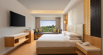 Courtyard by Marriott Tiruchirappalli Room Type - Premium, Guest room, 1 King