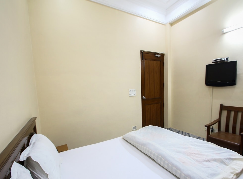 Hotel The Shubham - Tap to explore photos