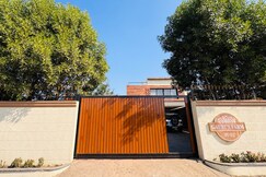 Gauri s Farm2BHK Luxurious Farmhouse with garden