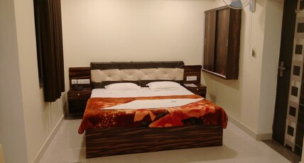 Hotel L. R. Regency Room Type - Superior Deluxe Room