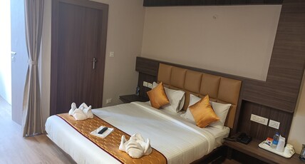 Golden Peaks Hotel & Restaurant Room Type - SUPER DELUXE ROOM WITH BALCONY.