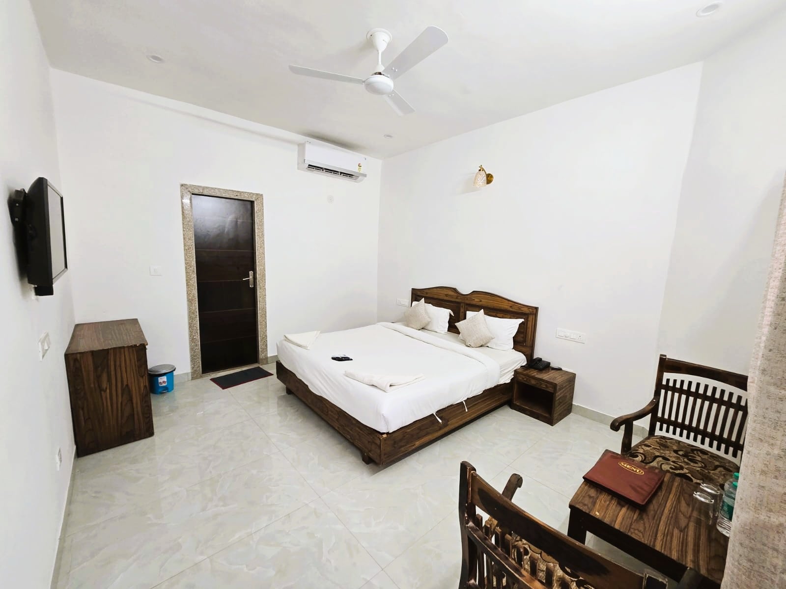 Lake Alpi Resort Kumbhalgarh - Tap to explore photos