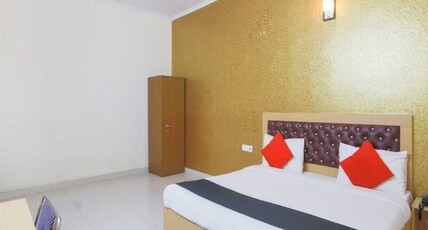 POP 84762E Daya Hotel Room Type - Deluxe