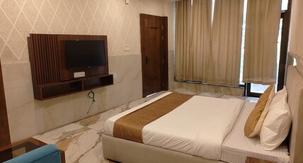 Hotel JB Court-Yard Room Type - Deluxe Room with Balcony