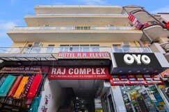 Collection O Hotel RR Eleven